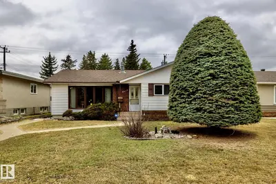 Interior photo 1 of 8612 68A ST NW