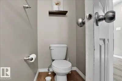 Interior photo 2 of 559 EBBERS WY NW