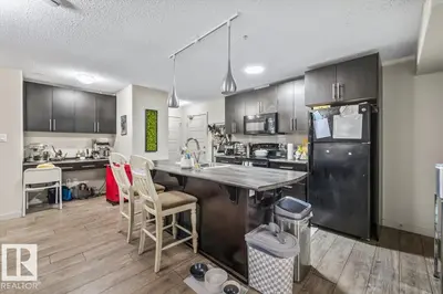 Interior photo 2 of #113 5510 SCHONSEE DR NW