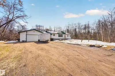 Interior photo 3 of 4609 47 ST