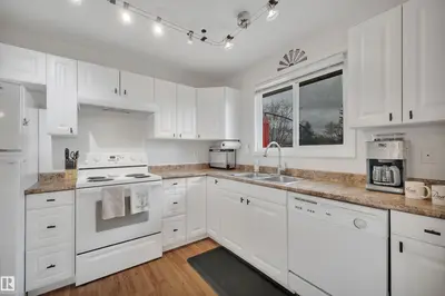 Interior photo 2 of 26 SOUTHPARK DR