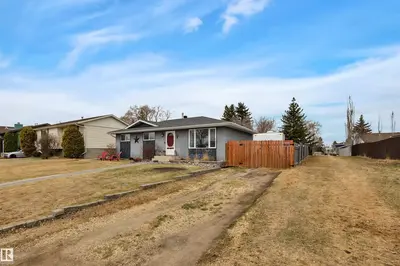 Interior photo 1 of 26 SOUTHPARK DR