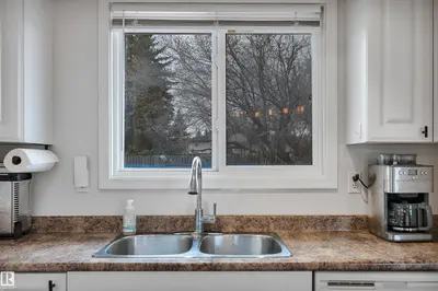 Interior photo 3 of 26 SOUTHPARK DR