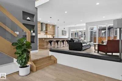 Interior photo 3 of 1313 HAINSTOCK WY SW