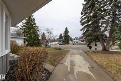 Interior photo 1 of 205 GROVELAND PL