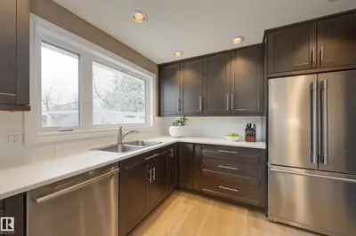 Interior photo 3 of 205 GROVELAND PL