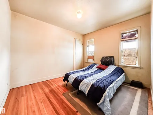 11345 93 ST NW, Edmonton - $195,000