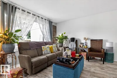 Interior photo 2 of 256 CALLINGWOOD PL NW