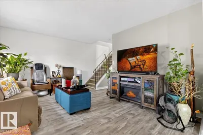 Interior photo 3 of 256 CALLINGWOOD PL NW