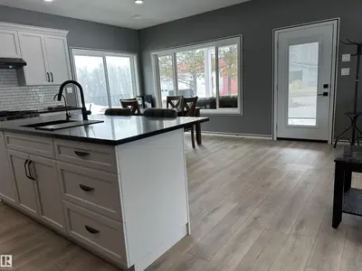 Interior photo 2 of 59253 RANGE ROAD 170