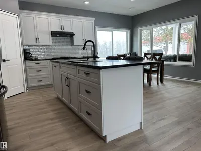 Interior photo 4 of 59253 RANGE ROAD 170