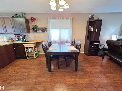 Interior photo 2 of 5530 55 AV