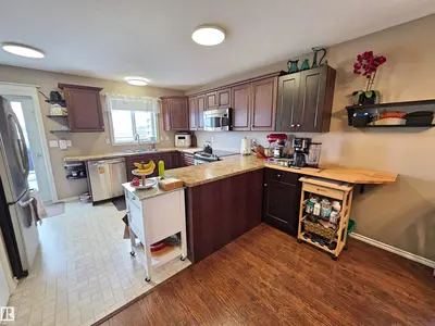 Interior photo 3 of 5530 55 AV