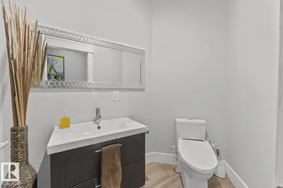 Interior photo 3 of 509 18TH ST