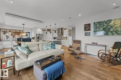 Interior photo 2 of 509 18TH ST