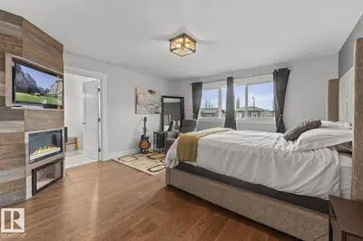 Interior photo 4 of 509 18TH ST