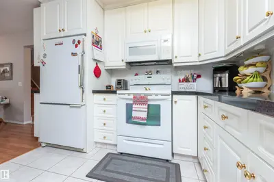 Interior photo 2 of 60 WOODSTOCK DR