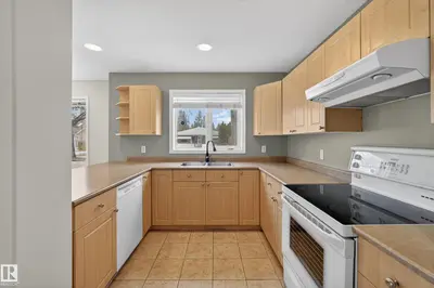 Interior photo 4 of 8721 88 AV NW