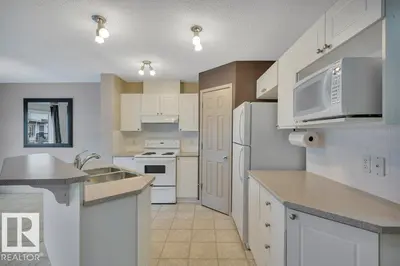 Interior photo 3 of #10 155 CROCUS CR