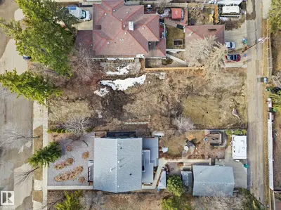 Interior photo 1 of 17 BELMONT DR