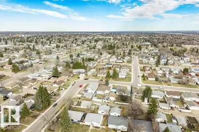 Interior photo 4 of 13118 121 ST NW