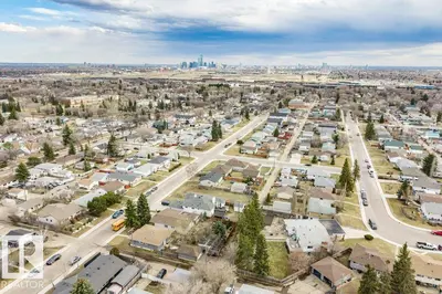 Interior photo 3 of 13118 121 ST NW