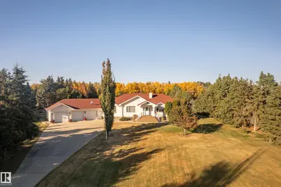 Interior photo 2 of #39 51514 RGE ROAD 262