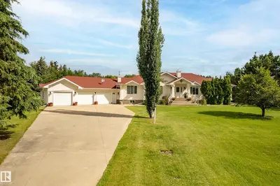 Interior photo 1 of #39 51514 RGE ROAD 262