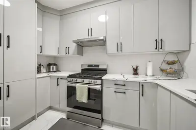 Interior photo 3 of 1108 150 AV NW