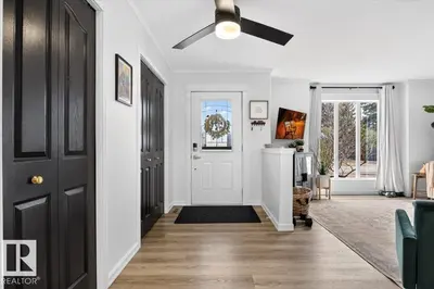 Interior photo 1 of 5208 55 AV