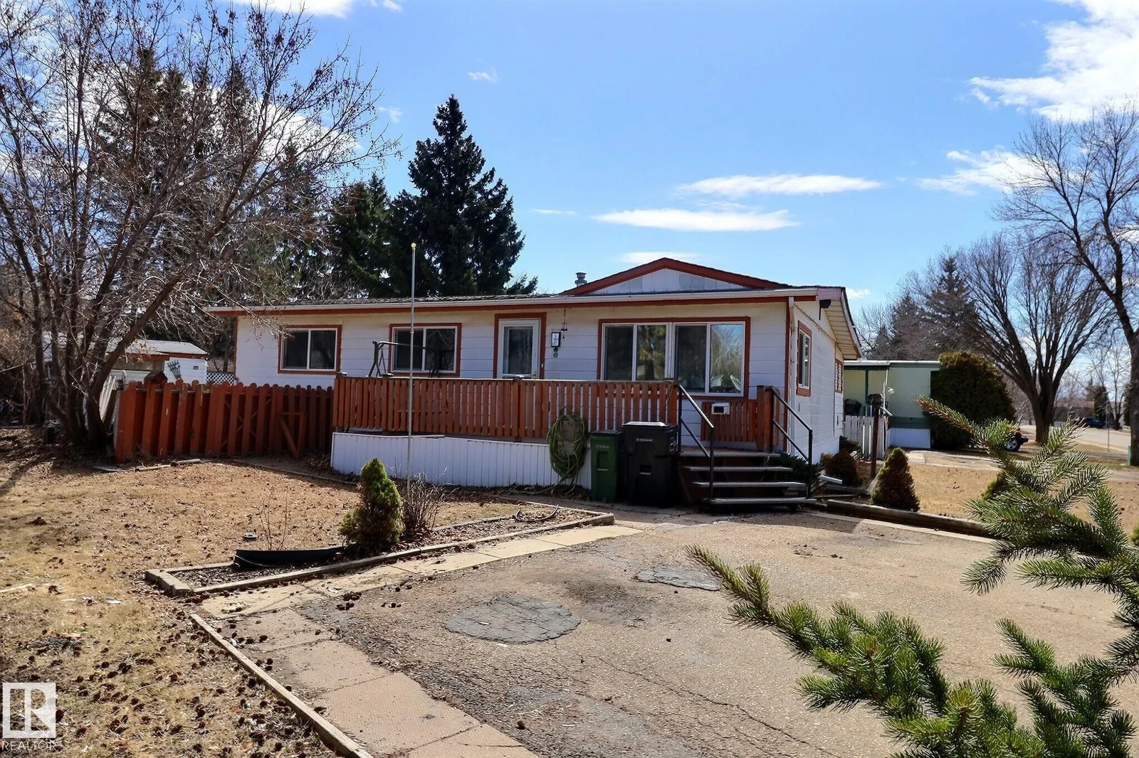 , Edmonton - 3 bedroom Single Family Residence for sale