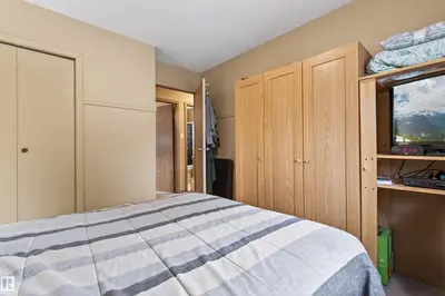 Interior photo 4 of 6111 53 AV