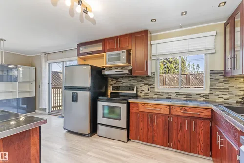 13208 128 AV NW, Edmonton - $370,000