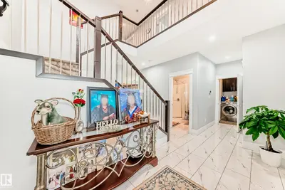 Interior photo 1 of 69 CARAGANA