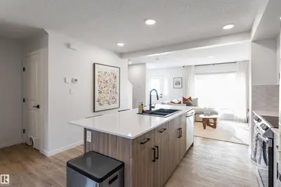 Interior photo 4 of 1199 KESWICK DR SW