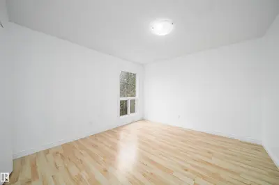 Interior photo 4 of 195 Grandin VG