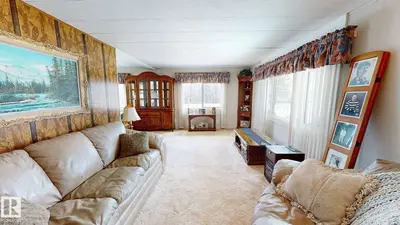 Interior photo 4 of 5020 43 ST