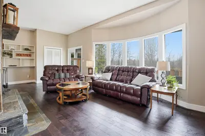 Interior photo 2 of #1 27432 TWP ROAD 544