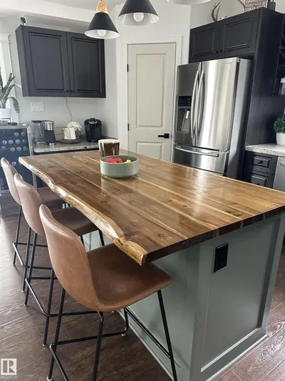 Interior photo 3 of 4926 58 ave