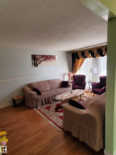 Interior photo 2 of 11814 157 AV NW