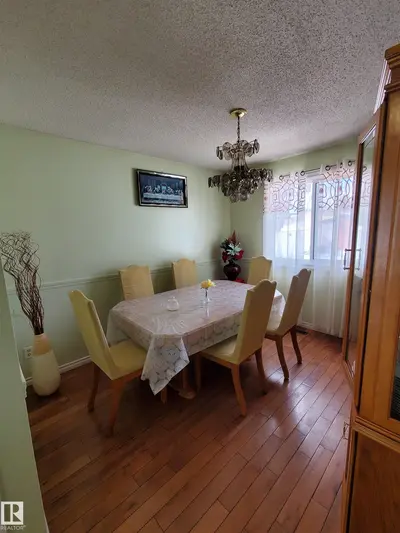 Interior photo 2 of 11814 157 AV NW
