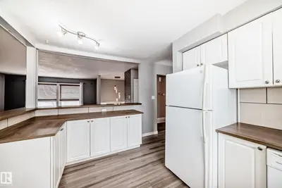 Interior photo 4 of 52 rosewood DR