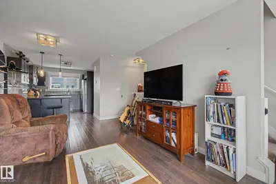 Interior photo 4 of #121 401 SOUTHFORK DR