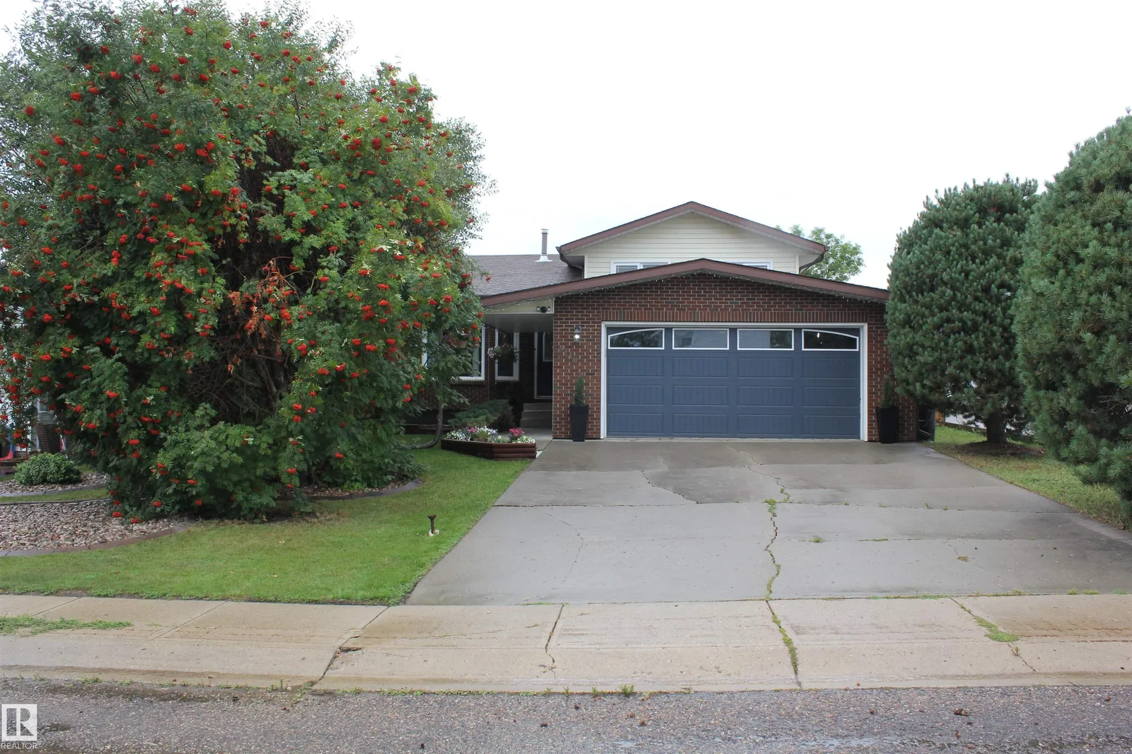 5110 54A Street, Elk Point - 4 bedroom Detached Single Family for sale