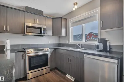 Interior photo 3 of 419 SIMPKINS LI