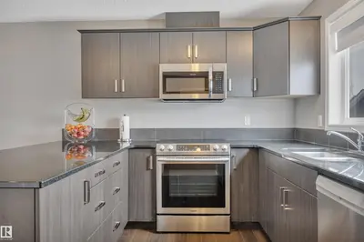 Interior photo 4 of 419 SIMPKINS LI