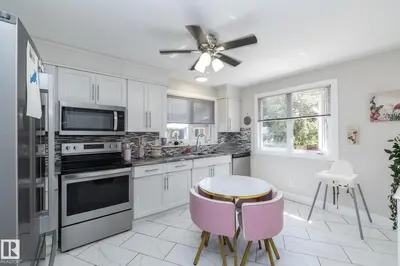 Interior photo 3 of 3511 33 AV NW