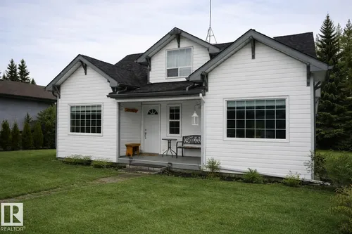 5016 52 AV, Warburg - $239,000