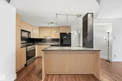 Interior photo 2 of #1003 9929 113 ST NW