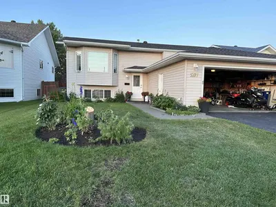 Interior photo 1 of 5107 45 STREET